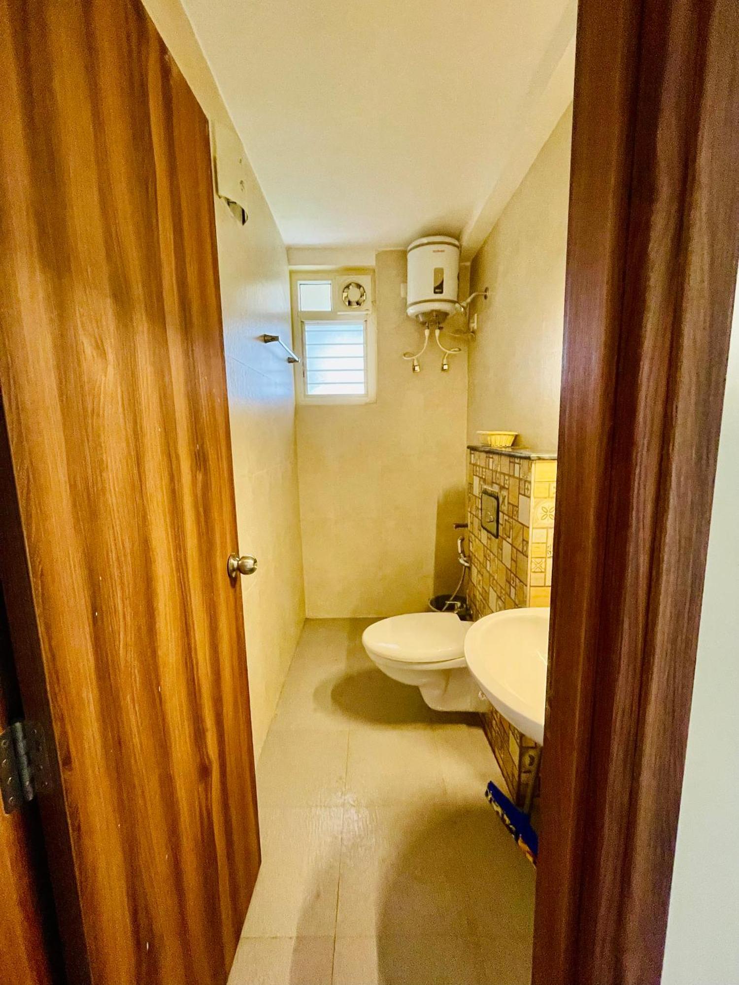 Sea Breeze 1 Bhk Apartment A12 Calangute,North Goa Nagoa Exterior photo